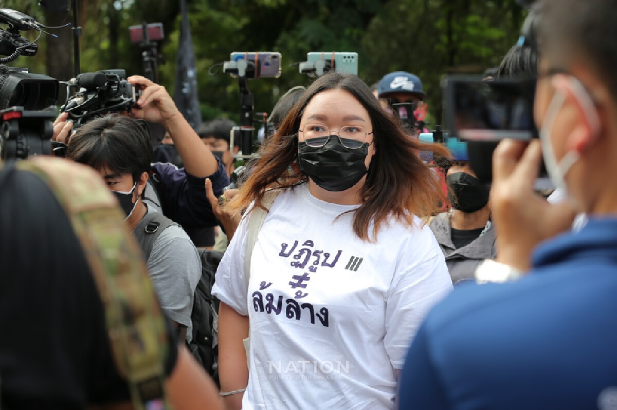 ด่วน ! ศาลรัฐธรรมนูญวินิจฉัย "รุ้ง-ไมค์-อานนท์" ล้มล้างการปกครอง