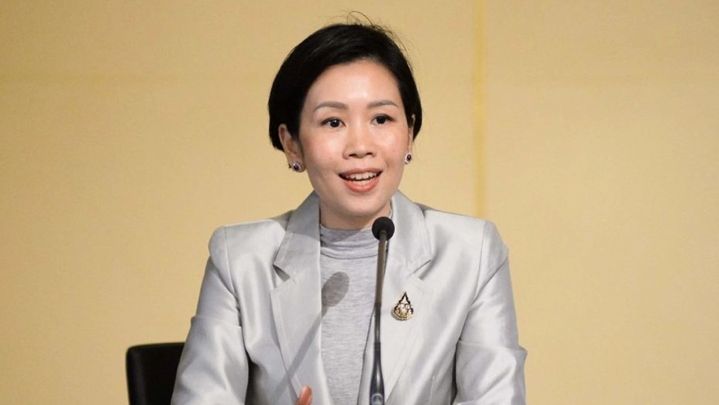 นางสาวรัชดา ธนาดิเรก รองโฆษกสำนักนายกรัฐมนตรี