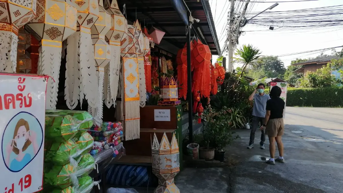 พิษโควิด-19 ฉุดยอดขาย โคมล้านนา ลดฮวบ 50% หลังงดให้จัด"ยี่เป็ง"