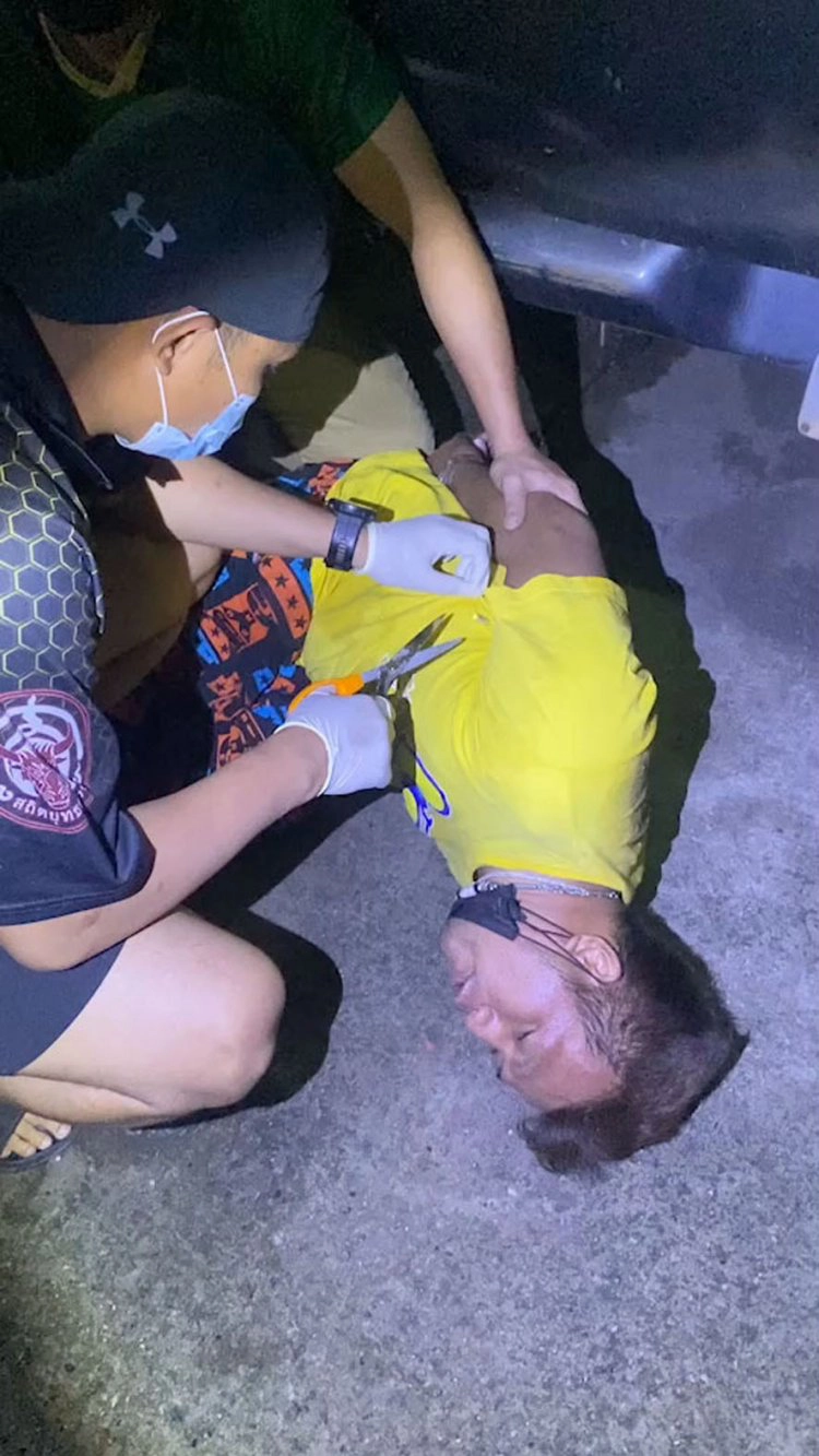 ตร.ยิงปืนช็อตไฟฟ้าจับหนุ่มคลั่งยาบ้า 