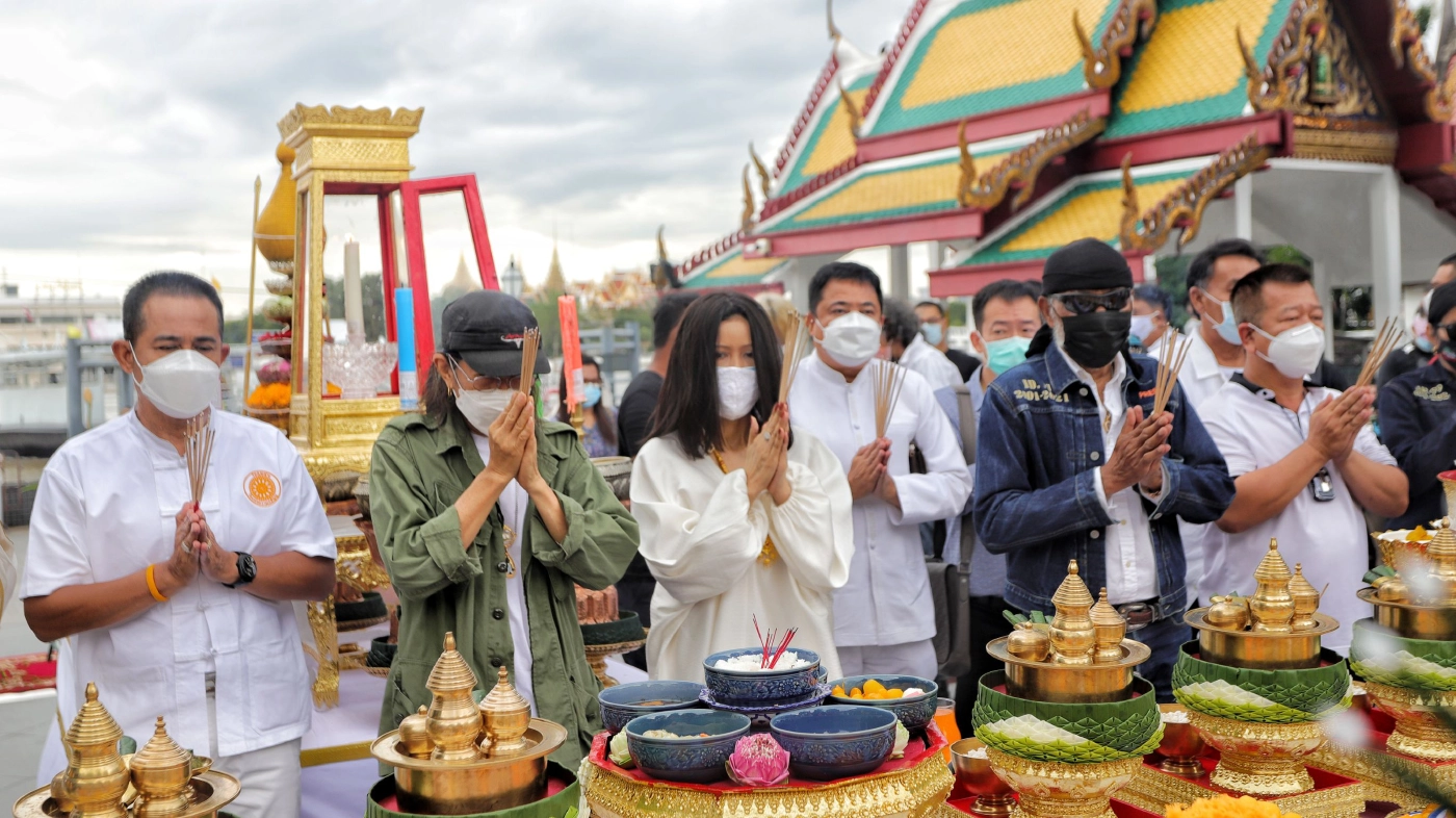 กดพิมพ์นำฤกษ์ พระสมเด็จวัดระฆัง รุ่นอนุสรณ์ครบรอบ 150 ปี