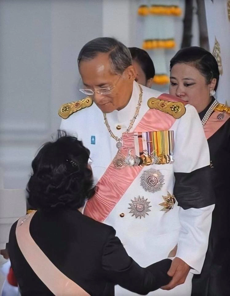 ๑๑ พฤศจิกายน ๒๕๖๔ เนื่องในวันคล้ายวันเกิดท่านผู้หญิงทัศนาวลัย ศรสงคราม