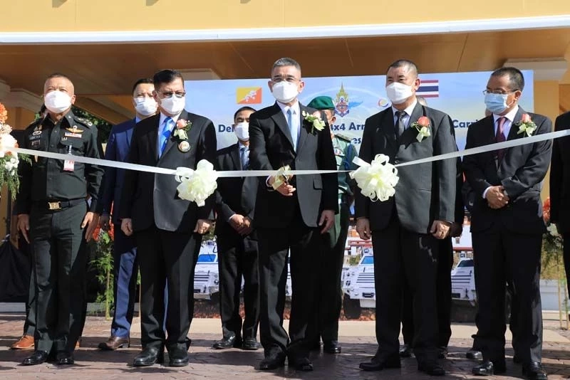 ถึงมือแล้ว! ไทยส่งมอบยานเกราะล้อยาง 15 คันให้ภูฏาน