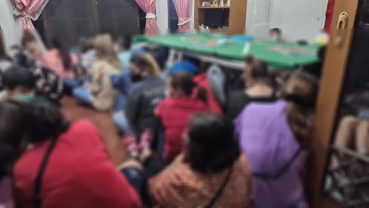 พิษบ่อน "เจ๊นาง" ส่ง ผกก.สภ.บางบัวทอง ถูกเด้งไปกาฬสินธ์ุ เจ้าตัวยื่นลาออก