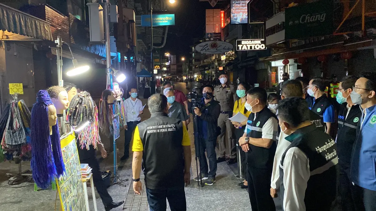 ปลัดสธ. ดอดลงถนนข้าวสาร พบ ผู้ประกอบการให้ความร่วมมือดี หวั่น ลอยกระทงแออัด