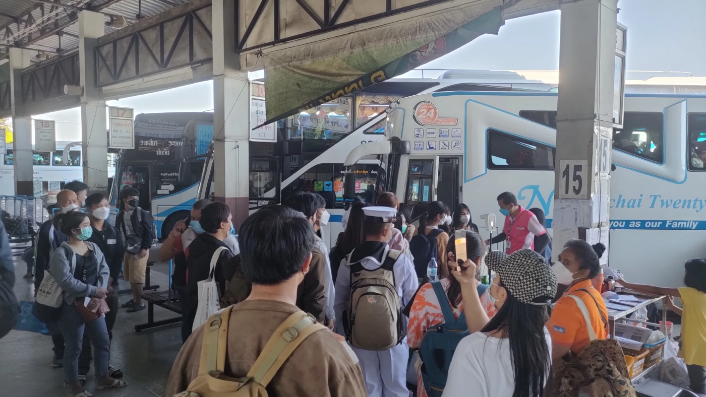 บ.ข.ส.โคราช ปชช.แห่เดินทางกลับ กทม.หลังใช้สิทธิเลือกตั้ง อบต.