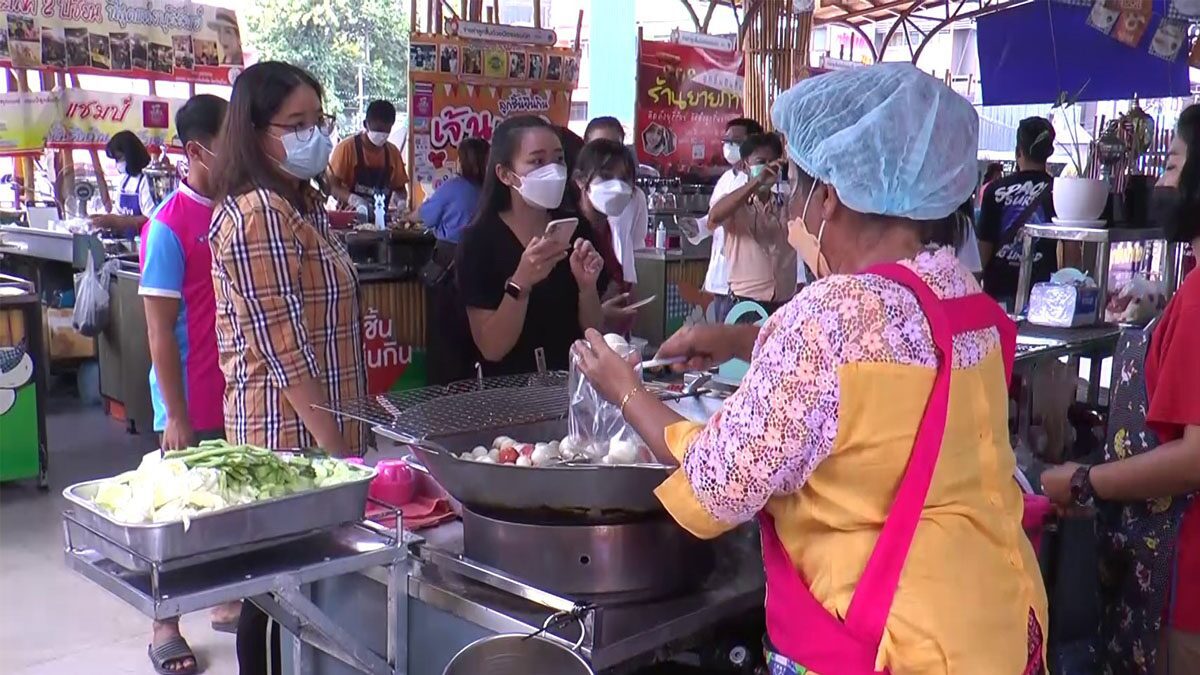 สสจ.บุรีรัมย์ ผุดไอเดียลูกชิ้นยืนกินผสมกัญชา กระตุ้นนทท.