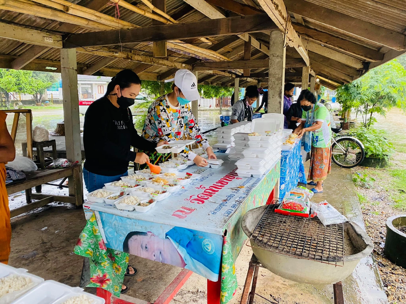 น้ำท่วม จ.ชุมพร เสียชีวิตแล้ว 2 รายไฟฟ้าช็อต