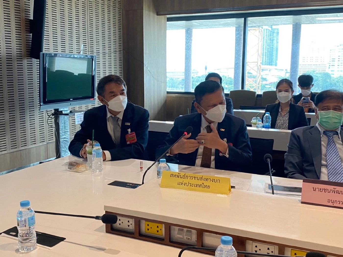 อนุ กมธ.รัฐวิสาหกิจ โยน 5 แนวทางช่วยเหลือผู้ประกอบการขนส่ง