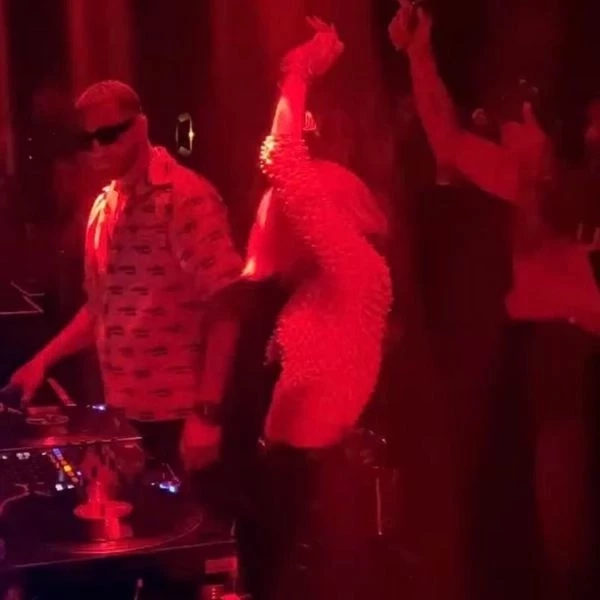 ชาวเน็ตสงสัย “ลิซ่า Blackpink”  ติดโควิดจากผับที่ลาสเวกัส ?