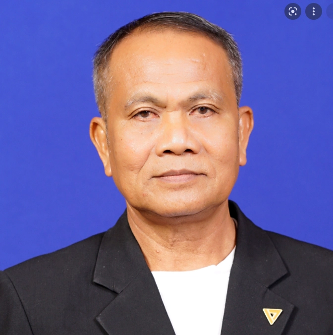 “ศาลรธน.” สั่ง “อดีตส.ส.อนาคตใหม่” หยุดปฏิบัติหน้าที่ปมย้ายไป “ภูมิใจไทย”