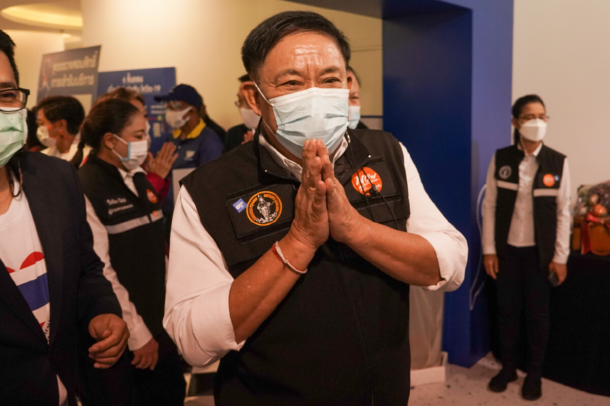 พล.ต.อ.อัศวิน ขวัญเมือง ผู้ว่าราชการกรุงเทพมหานคร 