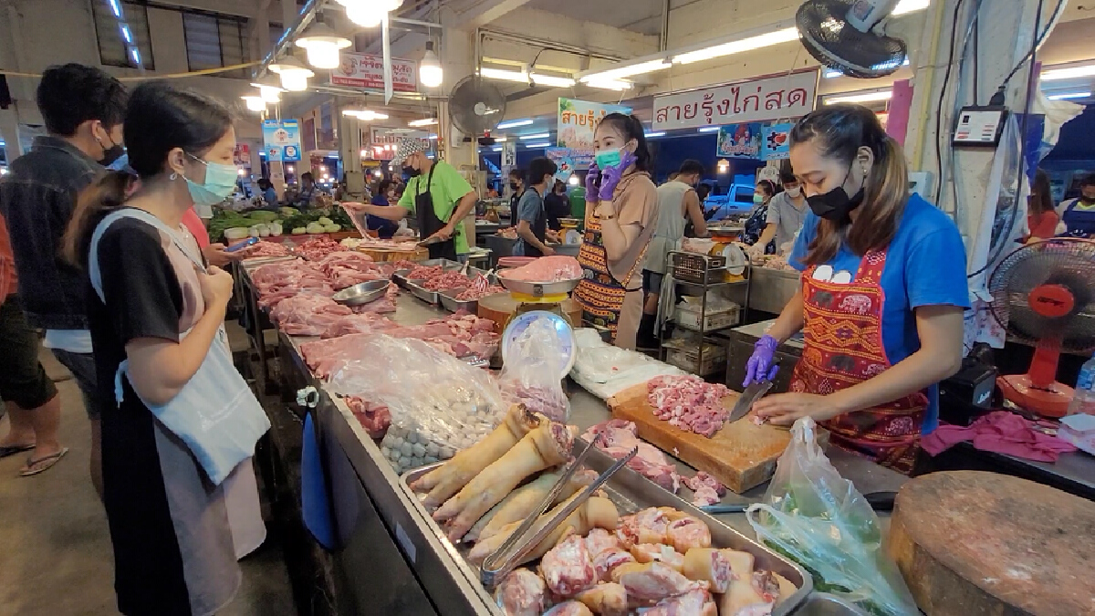 แม่ค้าเขียงหมูครวญลูกค้าหายไปซื้อเนื้ออื่นกินแทน