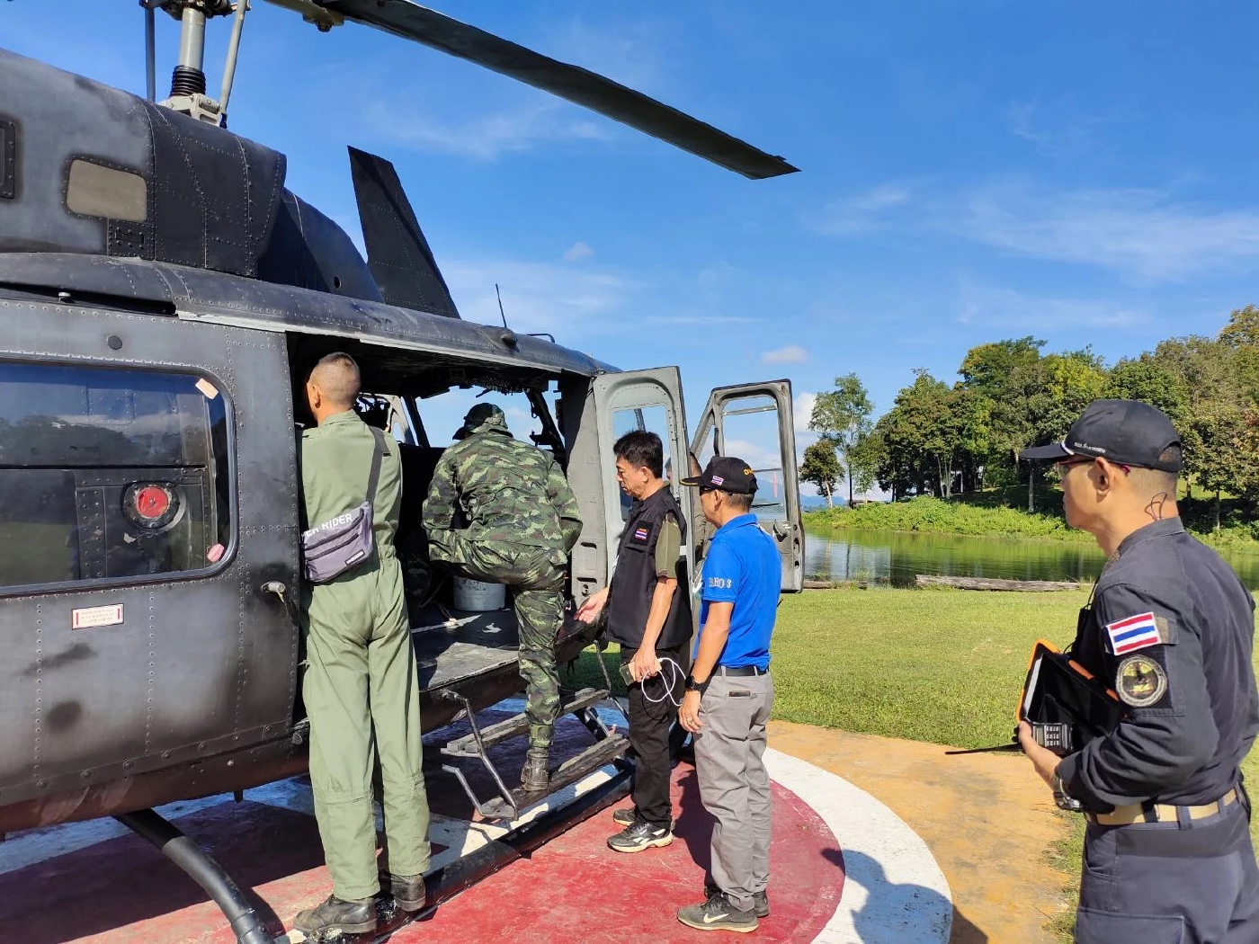 ส่งฮ.รับร่างจนท.อช.เขาแหลม ก่อเหตุสลดแทงเพื่อนและยิงตัวเองดับ