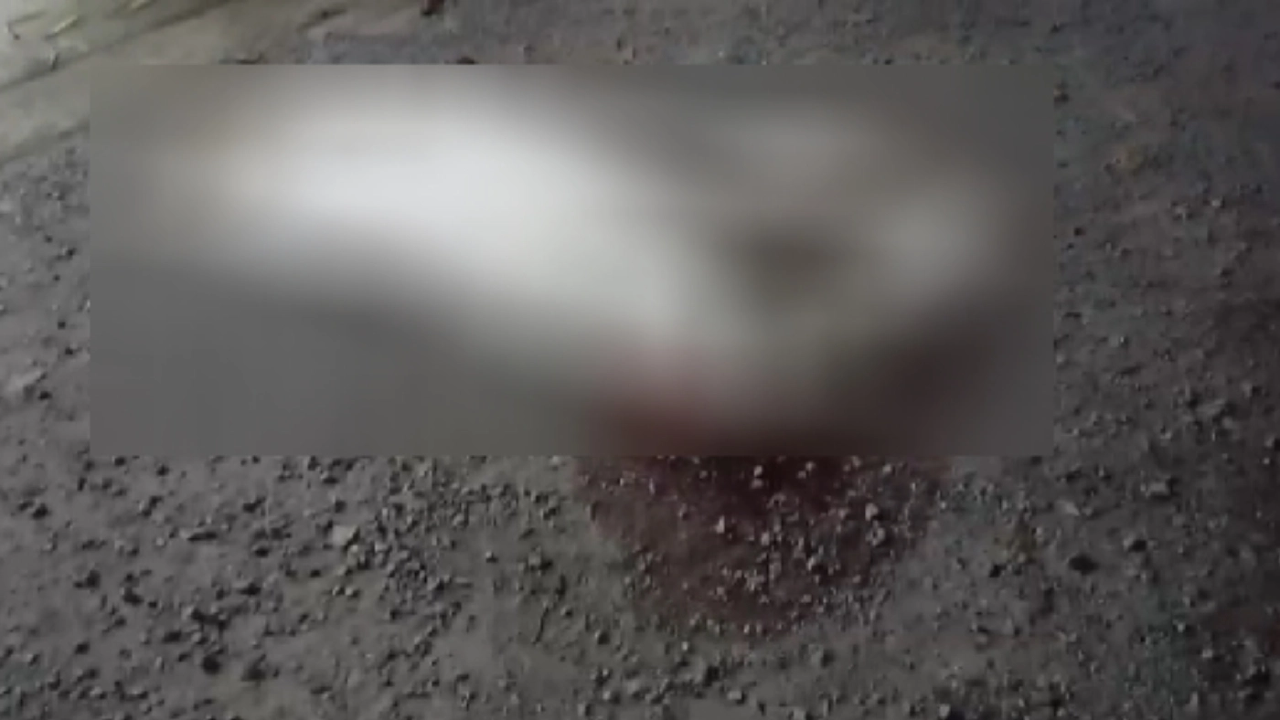 ญาติ ขวางทางเข้าบ้าน กลับไปบอกพ่อ ออกมาเคลียร์ด้วยปืน ดับ 2 สาหัส 1