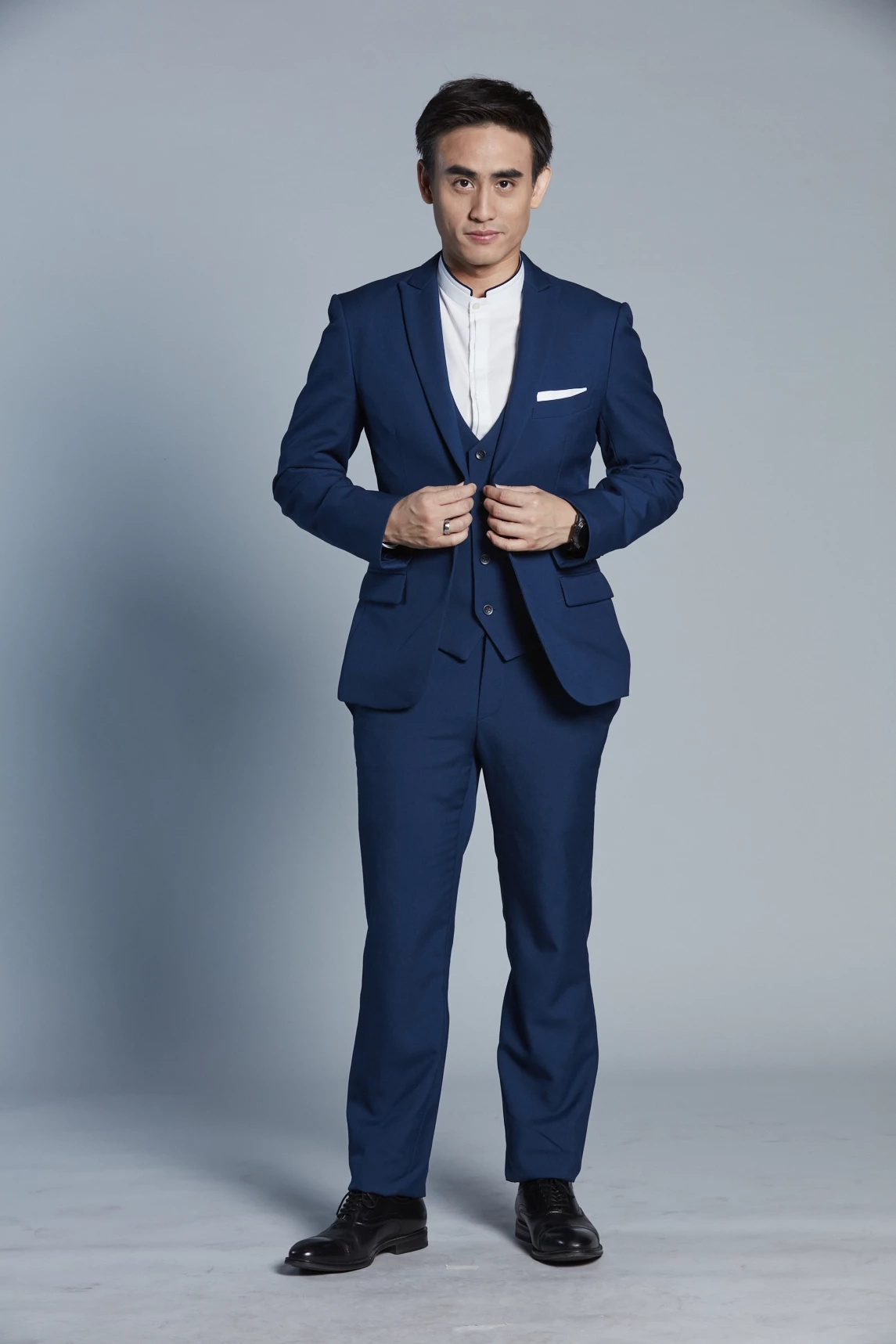 "ต๊ะ"  พิภู พุ่มแก้วกล้า