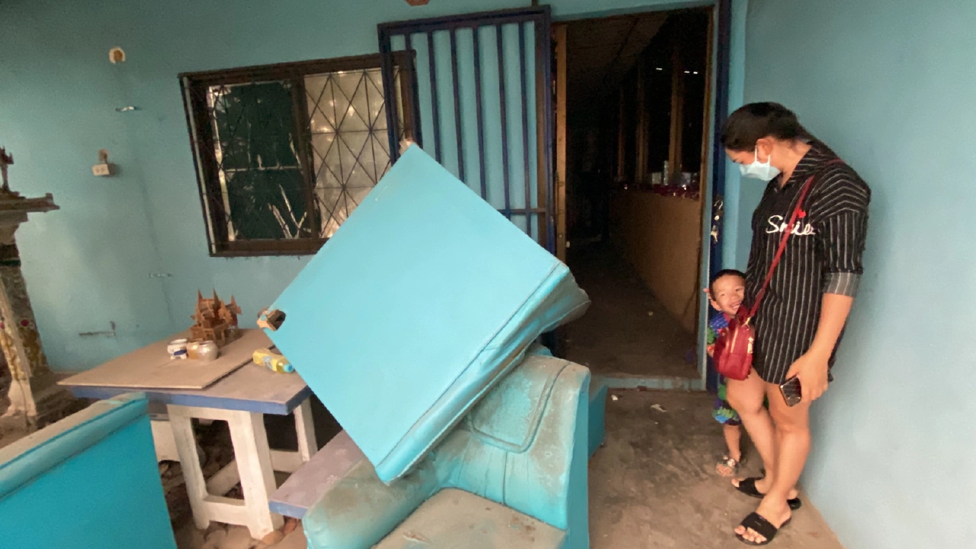 เจ้าของร้านคาราโอเกะสุดช้ำโจรแสบย่องขโมยของหลายครั้งจับไม่ได้