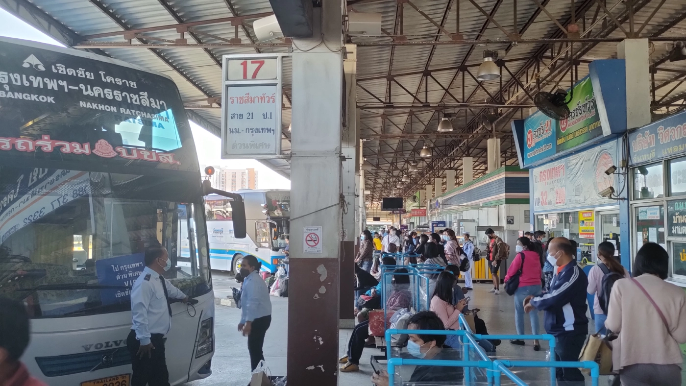 บ.ข.ส.โคราช ปชช.แห่เดินทางกลับ กทม.หลังใช้สิทธิเลือกตั้ง อบต.