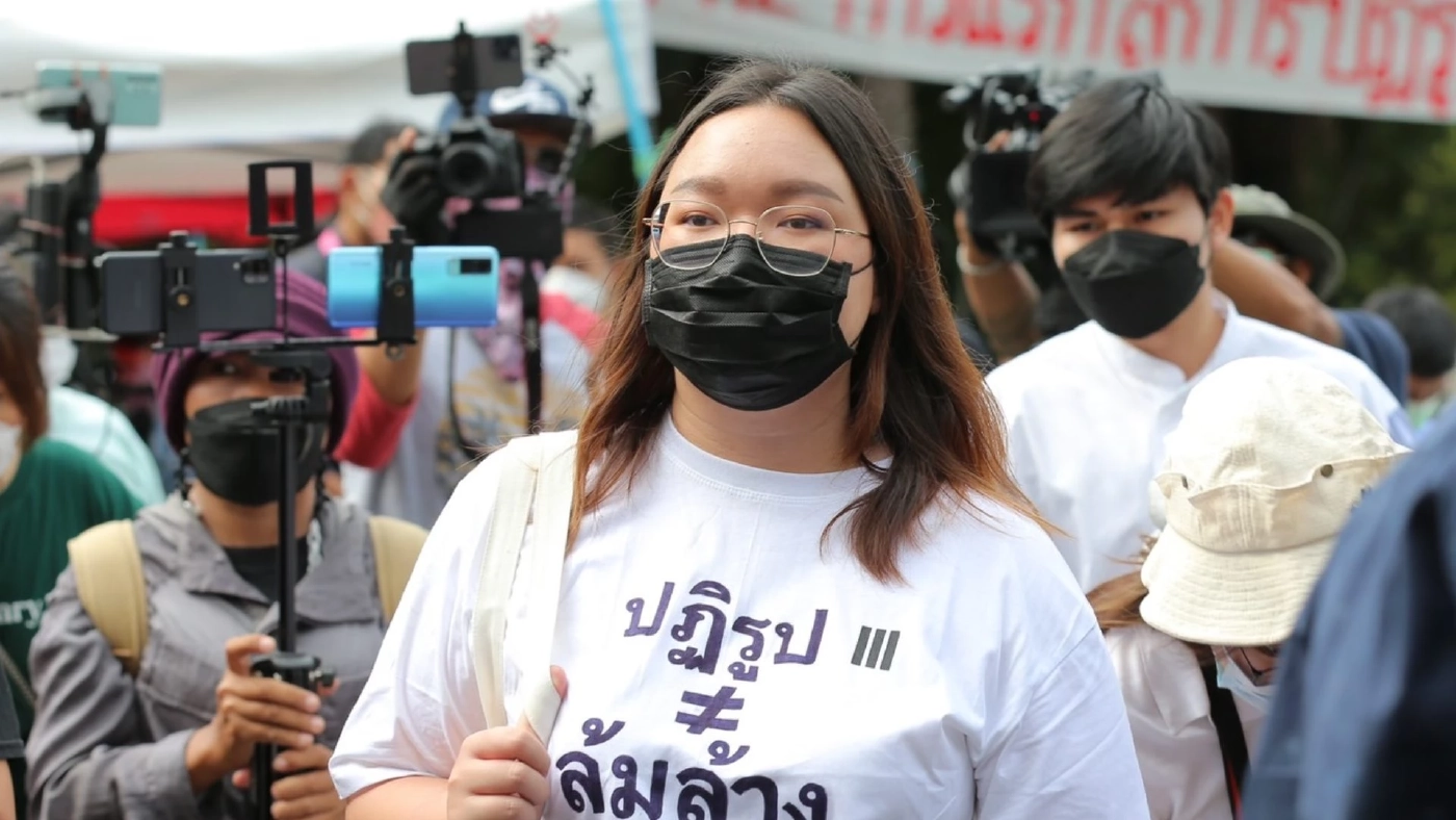 น.ส.ปนัสยา สิทธิจิรวัฒนกุล หรือ รุ้ง 