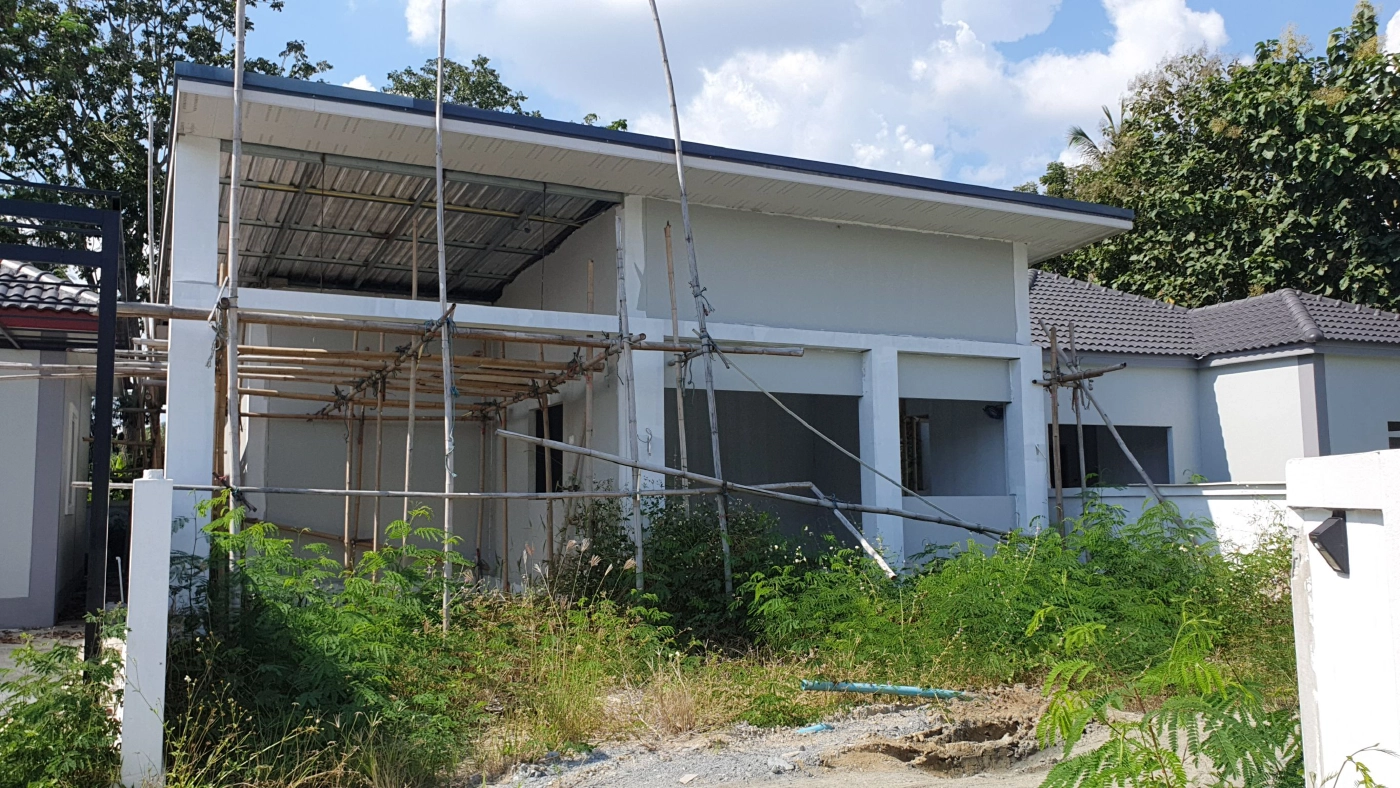 "นายหน้า-ผู้รับเหมา"บ้านสร้างไม่เสร็จเก็บตัวเงียบ