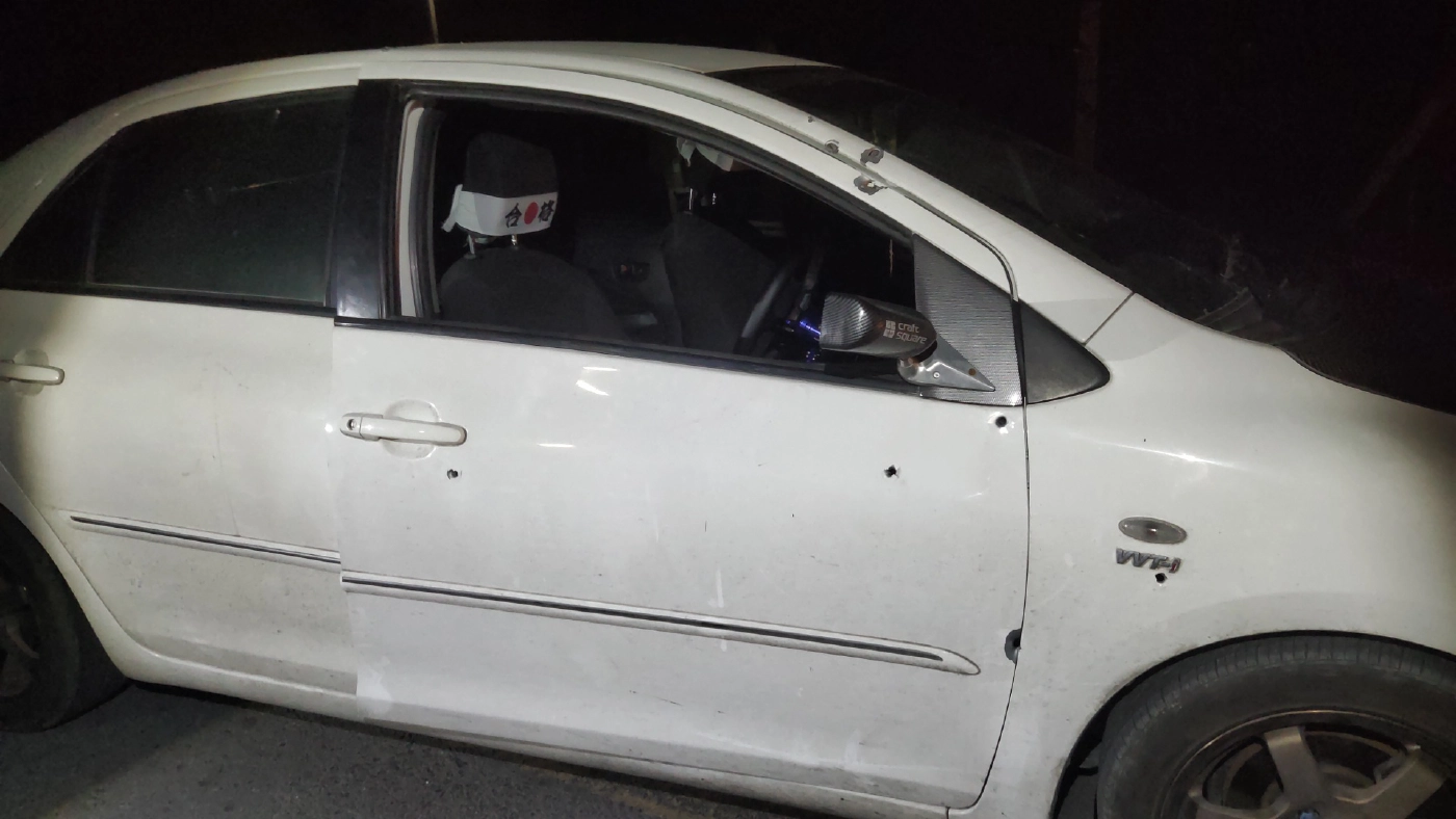 โจ๋สุพรรณฯ ขับเก๋งไล่ดวลปืนกับจักรยานยนต์สนั่นเมือง