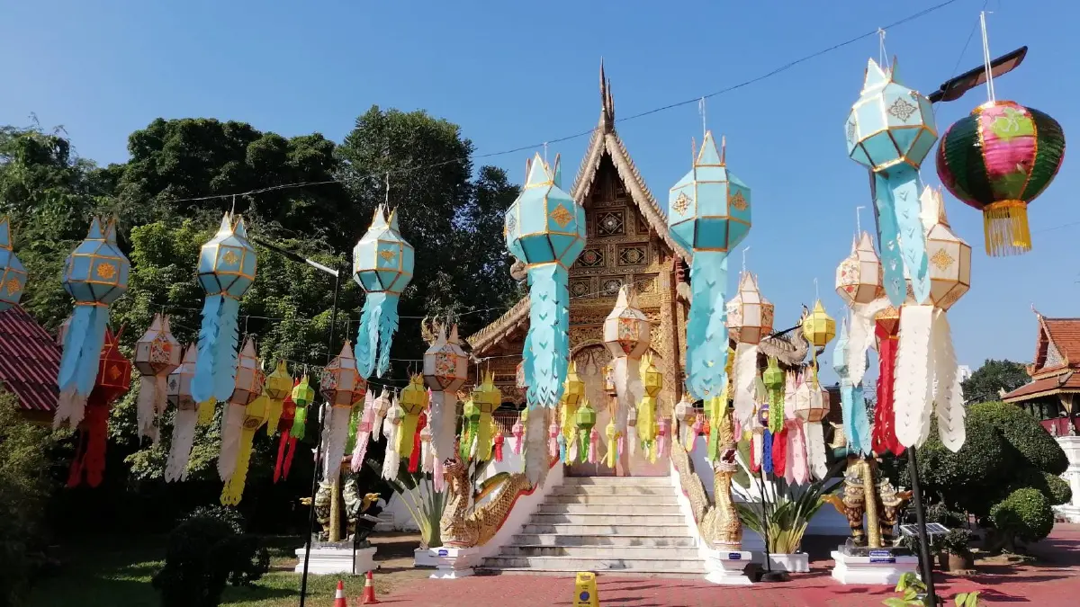 พิษโควิด-19 ฉุดยอดขาย โคมล้านนา ลดฮวบ 50% หลังงดให้จัด"ยี่เป็ง"