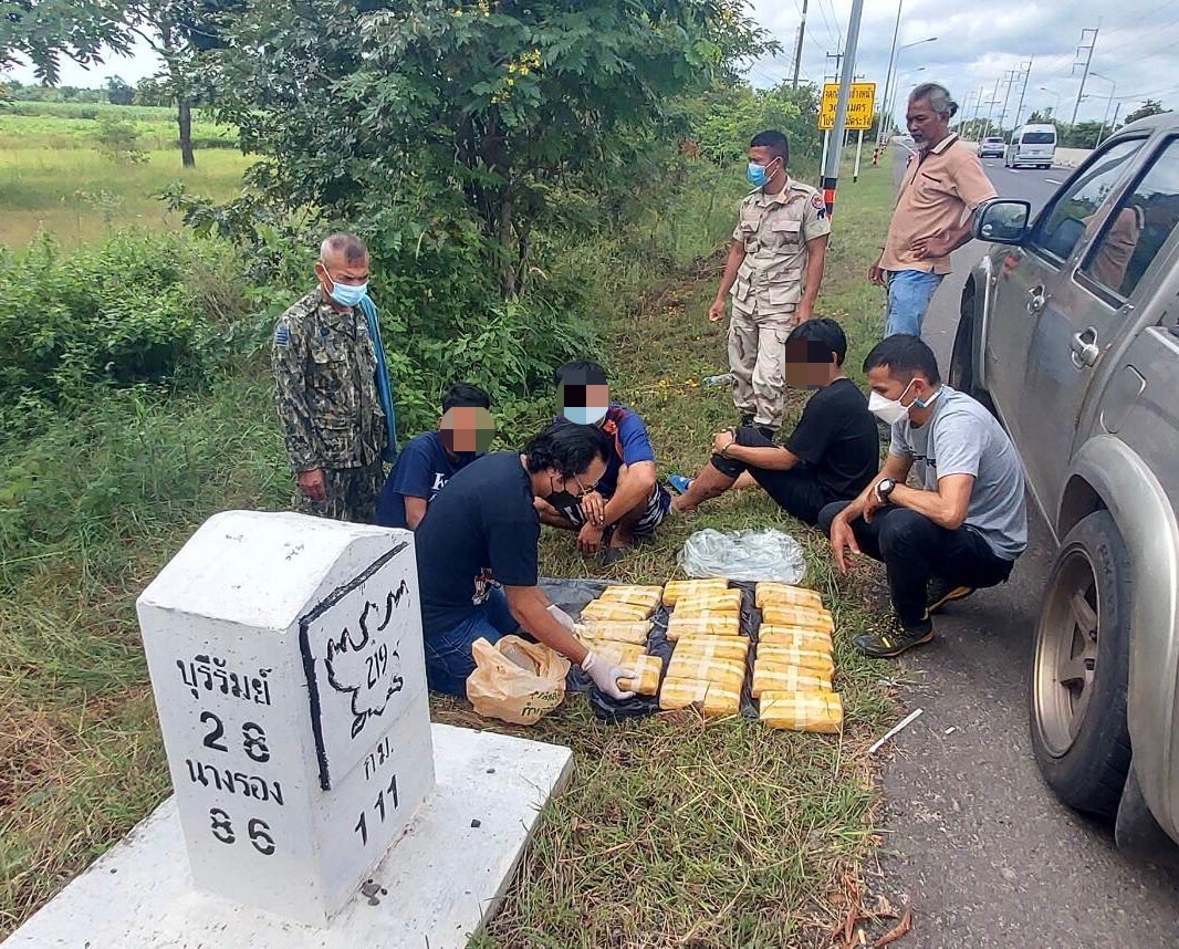 รวบ 3 โจ๋แก๊งค้ายานรกเครือข่าย “เจ๊แหม่ม” ขนยาบ้ากว่าแสนเม็ด