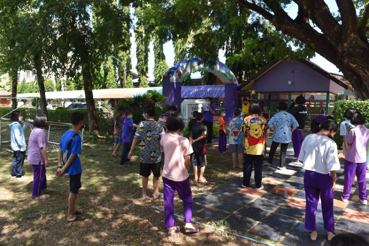 "ท่องนะโม"3จบ-ลุ้นผลตรวจเชื้อโควิดเป็นลบ