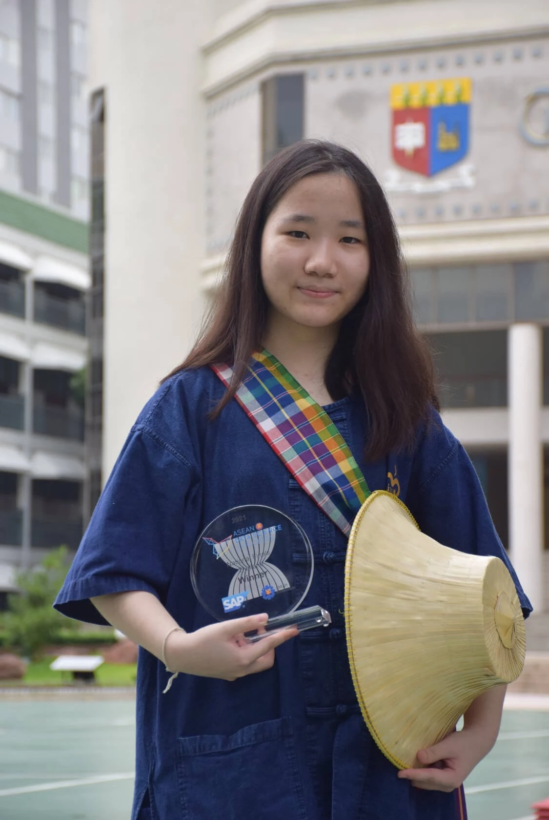 น.ส.กัญจรีย์ ศุภวิทยา (น้องปิ่นปิ๊น) นักเรียนชั้นมัธยมศึกษาปีที่ 5 จากโรงเรียนเซนต์โยเซฟคอนเวนต์ 