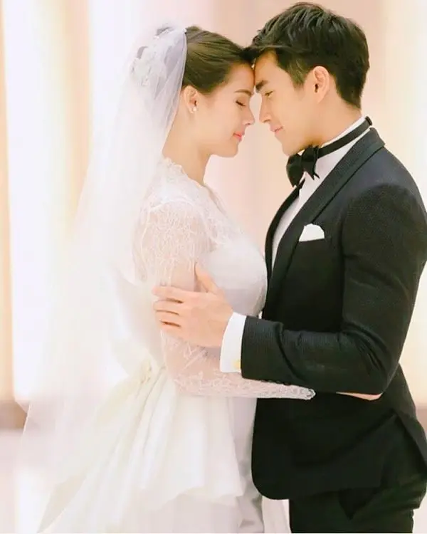 “ณเดชน์” ขอ “ญาญ่า” แต่งงานแล้ว ? ชาวเน็ตแห่แซวหลังโพสต์แหวนนิ้วนางข้างซ้าย
