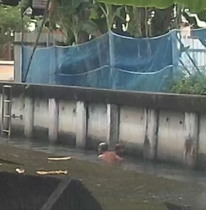 ลุง 61 ฮีโร่ กระโดดน้ำช่วยเด็กตกคลอง ปลอดภัย