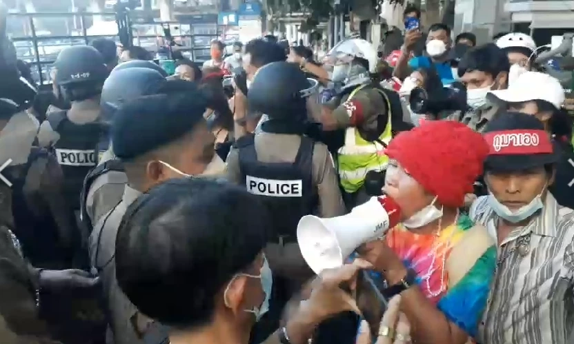 มาตามนัดแต่กร่อย! ม็อบ 19 พ.ย. รวมตัวอนุสาวรีย์ชัยฯ ขับไล่ลุงออก