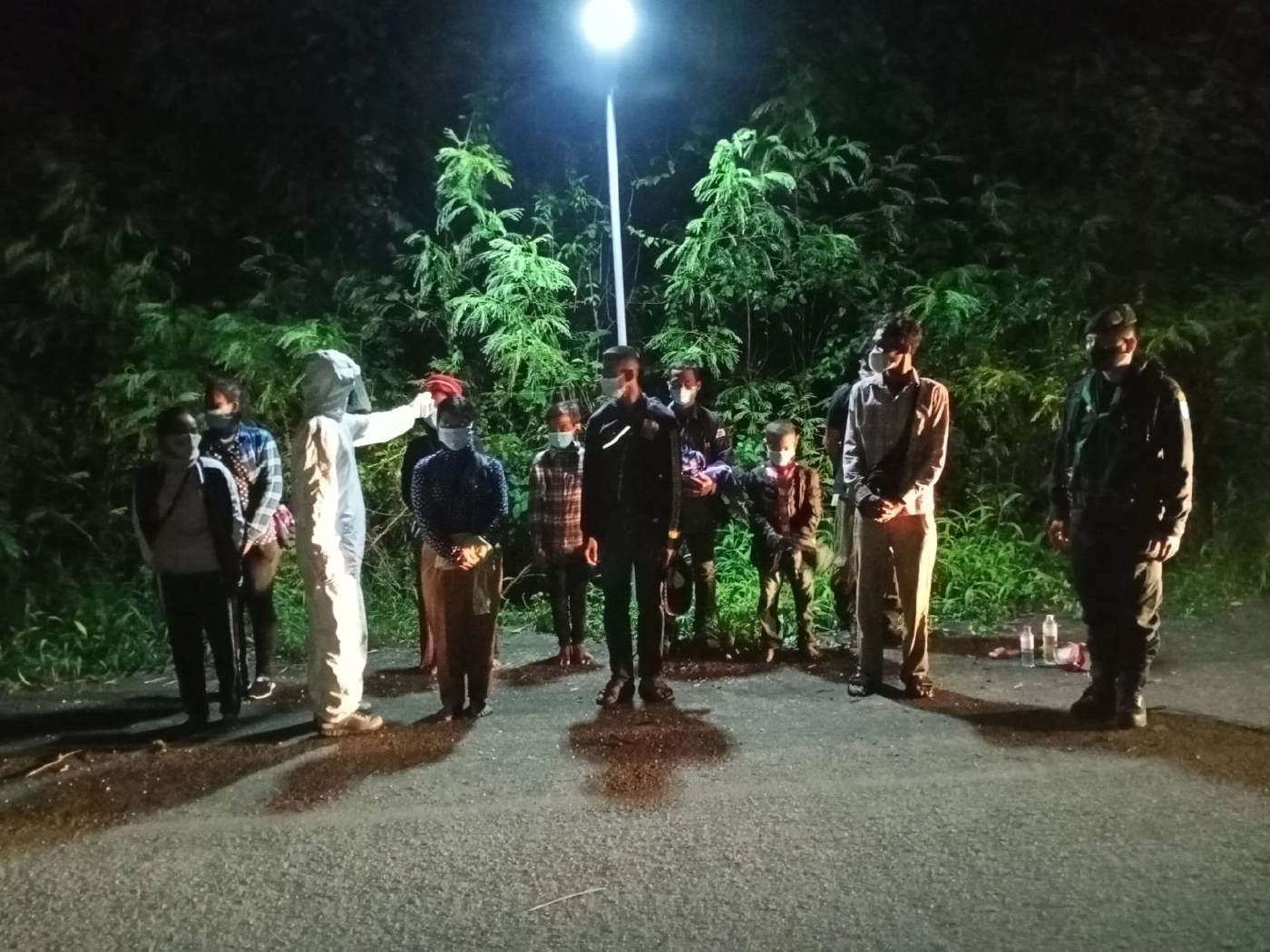 รวบต่างด้าวลักลอบเข้าเมือง 2 จุด รวม 46 ราย ค่าหัวพุ่งเกือบหมื่นบาท