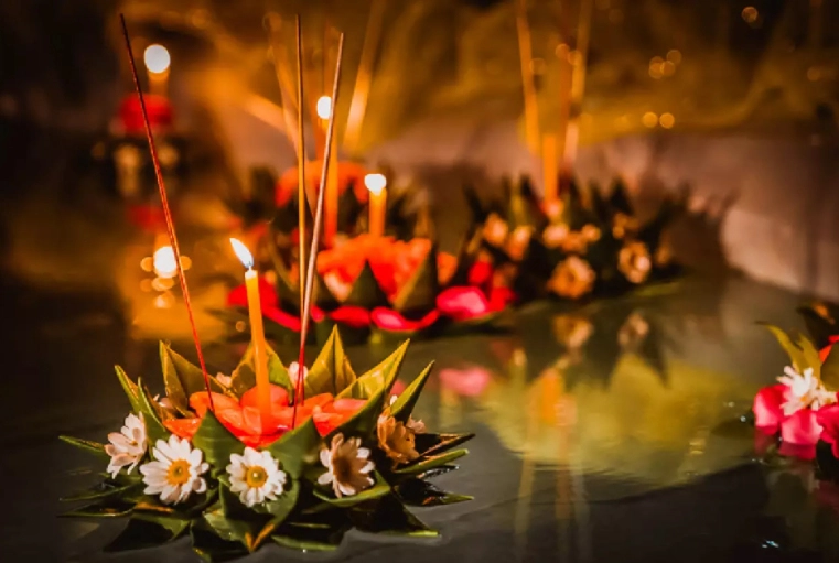 30 แคปชั่นเด็ดเรียกยอดไลก์วันลอยกระทง