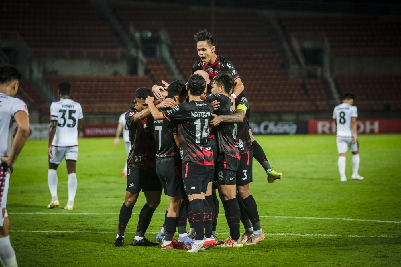 ยิงไม่ซ้ำหน้า! "แข้งเทพ"เปิดบ้านถลุงโปลิศเทโร 5-0