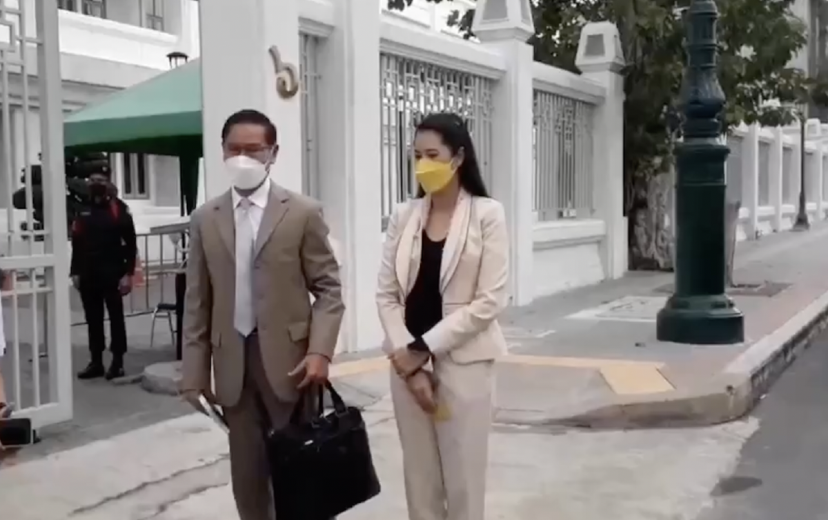 “เอ๋ ปารีณา”ขึ้นศาลนัดแรกยันทำฟาร์มไก่เลี้ยงพ่อ ตามหลักศีลธรรม
