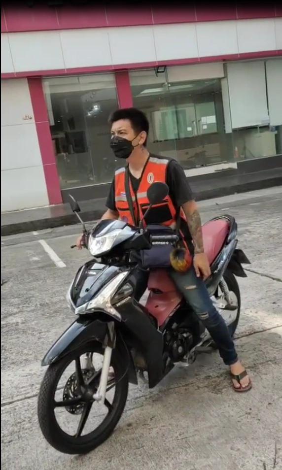 รวบวินเถื่อนเมากัญชาแล้วเพี้ยน ใช้กรรไกรขู่คู่กรณี