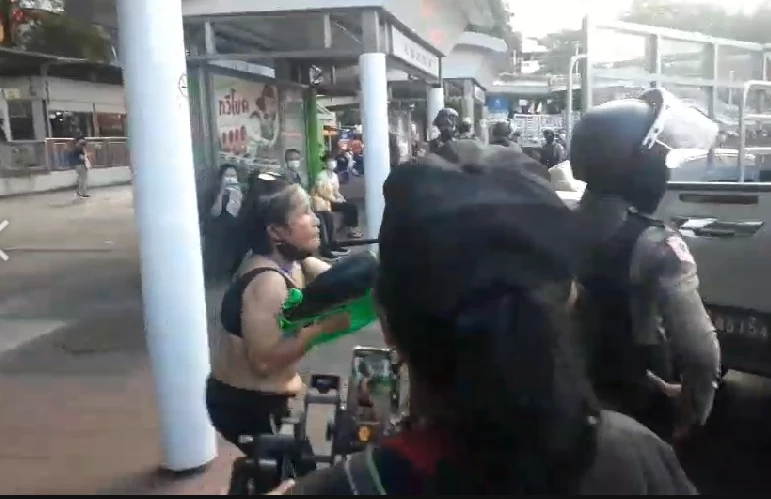 มาตามนัดแต่กร่อย! ม็อบ 19 พ.ย. รวมตัวอนุสาวรีย์ชัยฯ ขับไล่ลุงออก