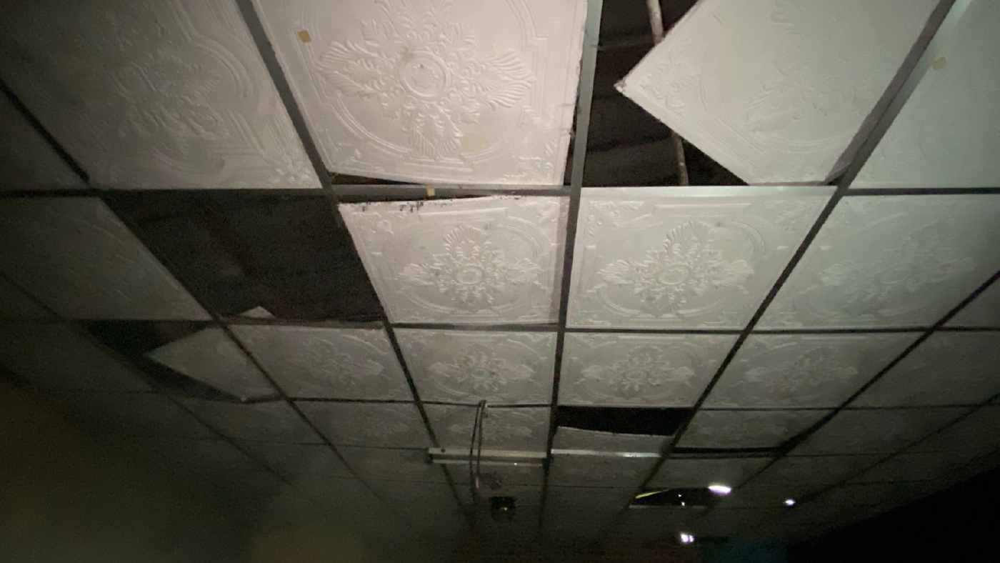 เจ้าของร้านคาราโอเกะสุดช้ำโจรแสบย่องขโมยของหลายครั้งจับไม่ได้