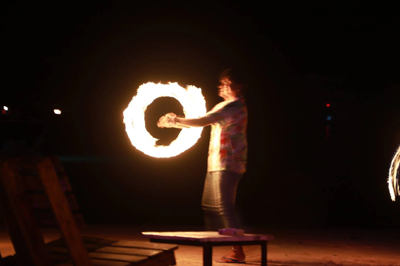 ควงไฟเกาะเต่าคืนชีพ สัญญาณรับนักท่องเที่ยว