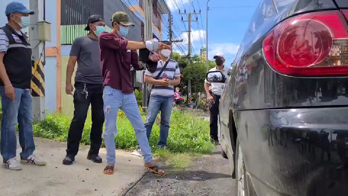 คุมตัวเพื่อนยิงเพื่อนทะลุรถเก๋งตายไปทำแผนฯ