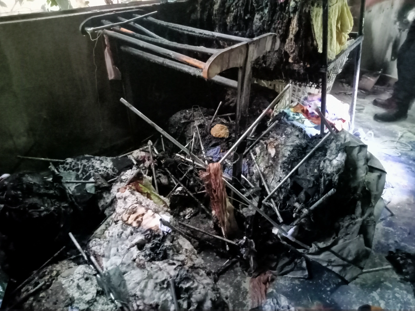 ไฟไหม้บ้านเลขานายกฯ ทม.กระบี่ กระเป๋าแบรนด์เนมเสียหาย 5 แสน