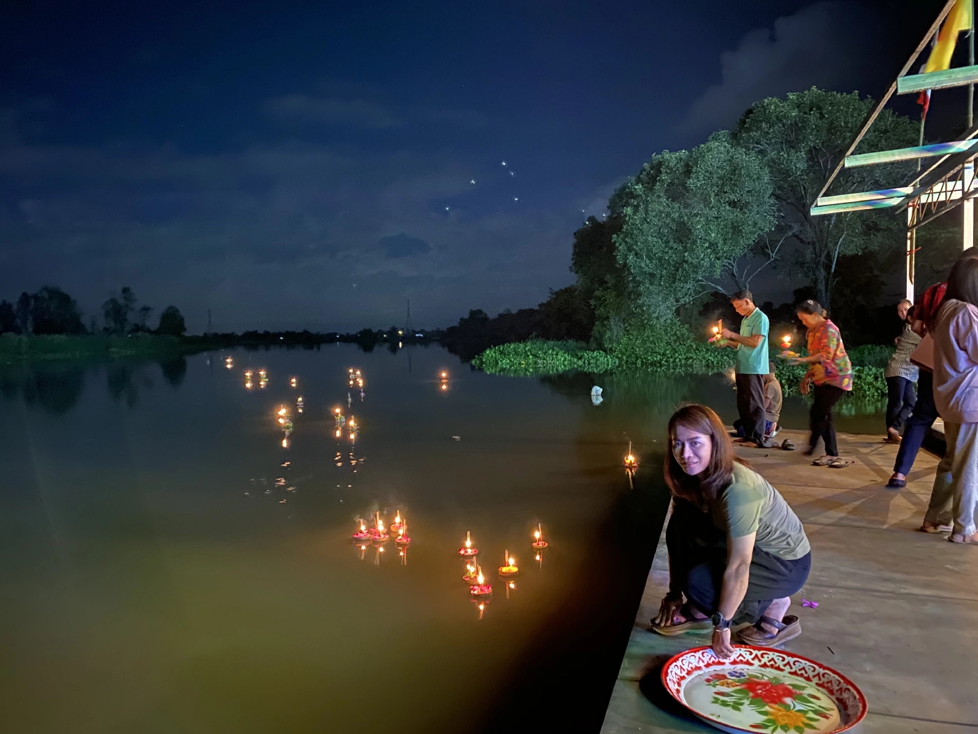 เที่ยวงานลอยกระทง สีสันแห่งสายน้ำ ลอยกระทงกะลาสาย