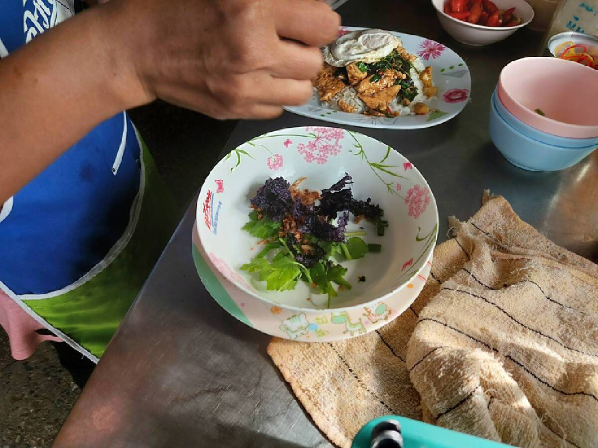 ร้านอาหารตามสั่งไม่ปรับราคาแม้ผักแพง
