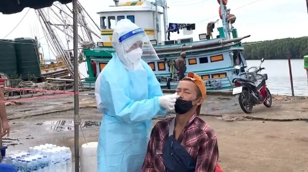กระบี่คลัสเตอร์ใหม่โผล่อีกแล้ว ลูกเรือแพปลาติดเชื้อแล้ว 60 ราย