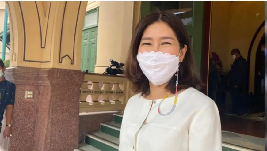 น.ส.นัทรียา ทวีวงศ์ ที่ปรึกษานายกรัฐมนตรี ฝ่ายข้าราชการประจำ