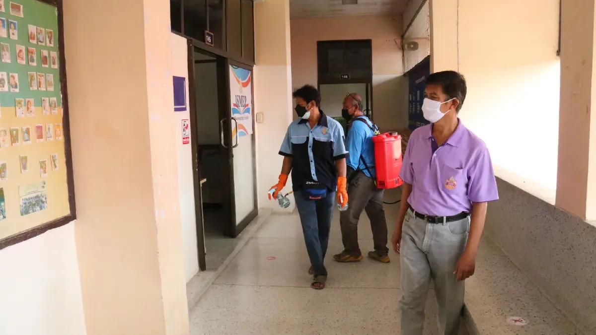 โรงเรียนมัธยมโคราช ปรับแผนเรียนออนไลน์ทันที หลังผู้ปกครองและครูติดโควิด