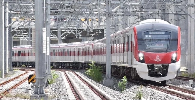 ชวนชาวกรุงส่องค่าโดยสารรถไฟสายสีแดง