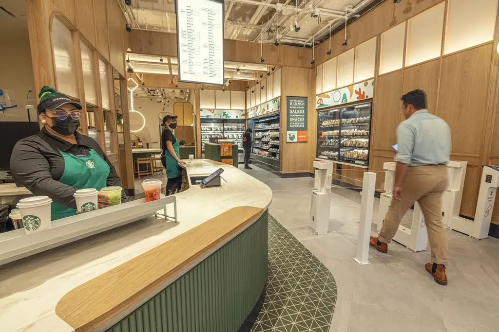 สตาร์บัคส์เปิดร้านแบบไม่มีแคชเชียร์ร้านแรก