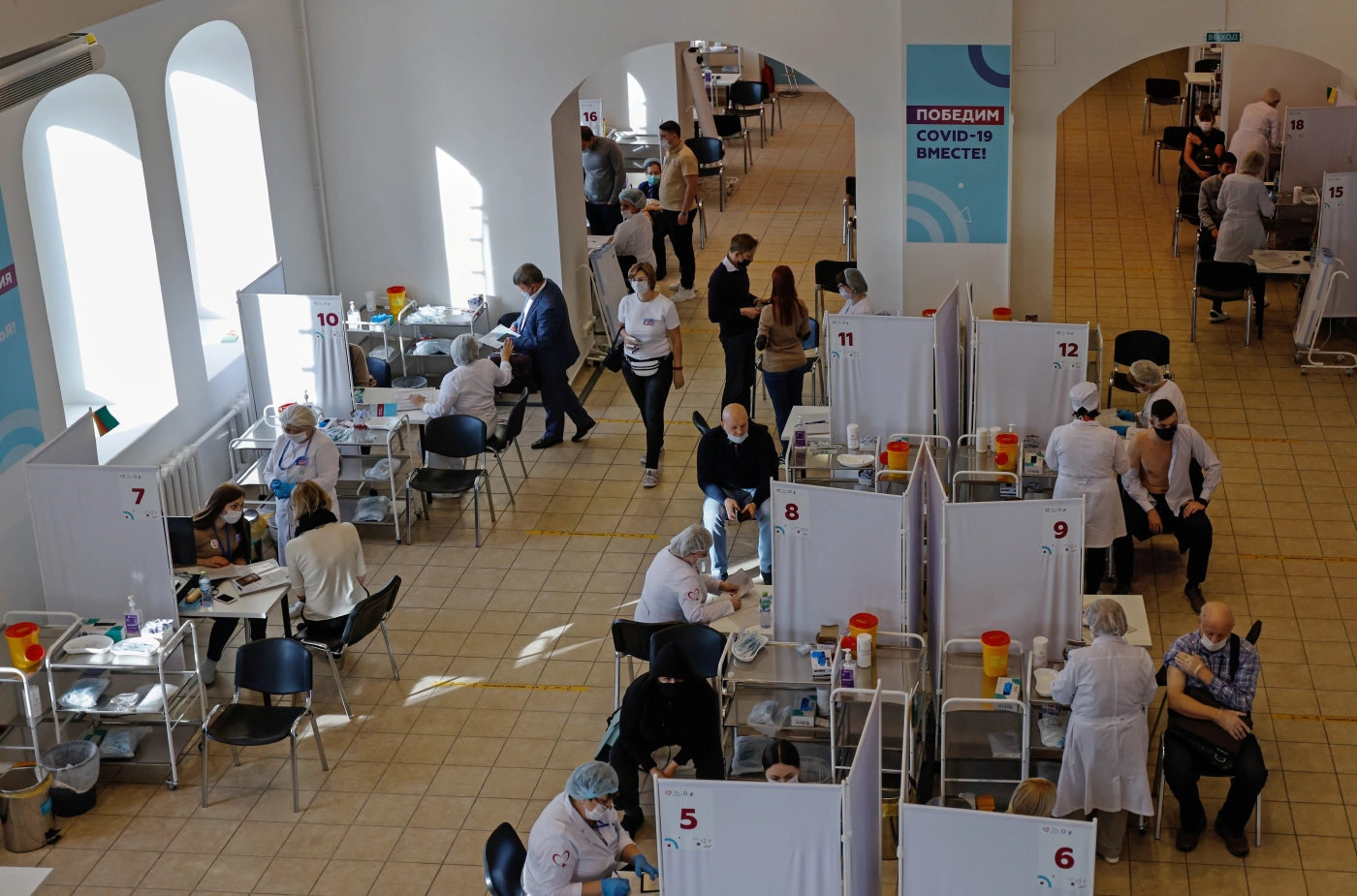 ผู้นำรัสเซียร่วมทดสอบวัคซีนพ่นจมูกของ Sputnik V